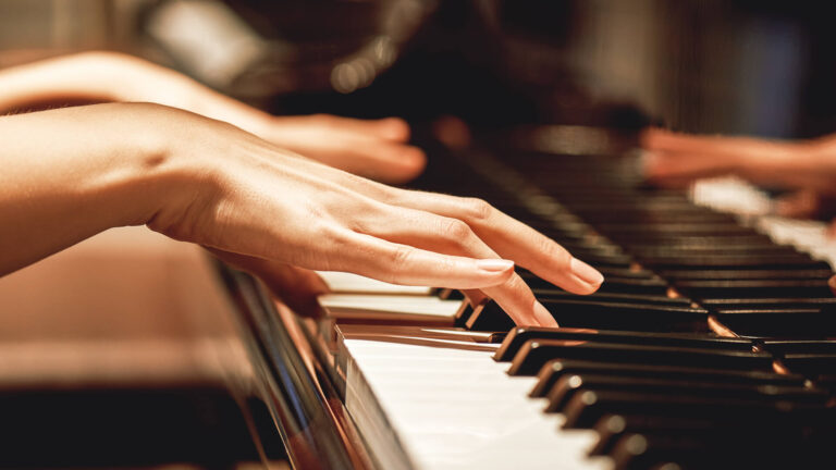 How to Play Piano: Your Comprehensive Guide to Mastering the Keys